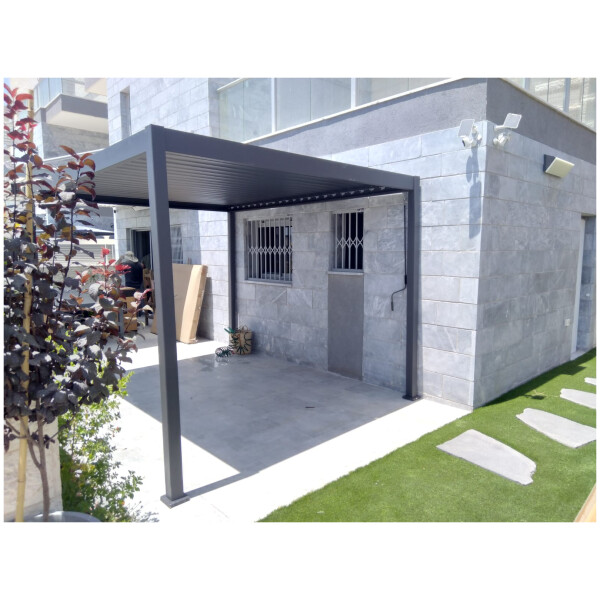 ⁦גזיבו עם גג תריסי 3X3.6 מ' דגם סיישל לבן⁩ – תמונה ⁦2⁩
