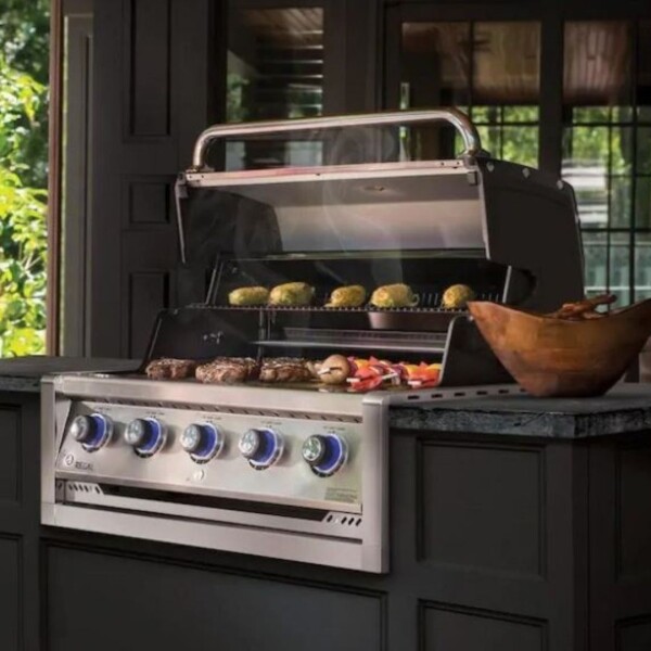 גריל גז ריגאל 520 BI בילד אין מבית Broil King