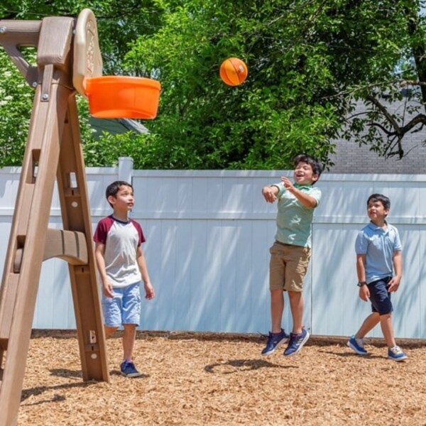 ⁦מתקן חצר מתקן הרפתקאות ענק לילדים כולל 3 נדנדות וסל מבית STEP2 ארה"ב⁩ – תמונה ⁦4⁩