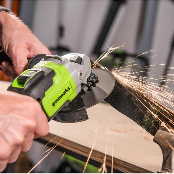 ⁦משחזת זווית 24V בראשלס 5 אינץ' (גוף בלבד) GREENWORKS 99574/3.5⁩ – תמונה ⁦5⁩