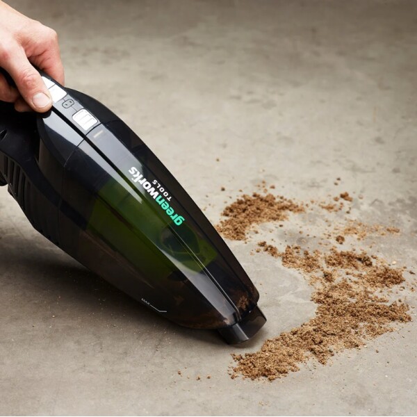 שואב אבק נטען GREENWORKS דגם 99780-2 למכוניות ורכבים, מצויד במנוע Brushless 24V, מיכלים נפרדים לניקוי יבש ורטוב, משקל קל 1.49 ק"ג עם מערכת סינון כפולה