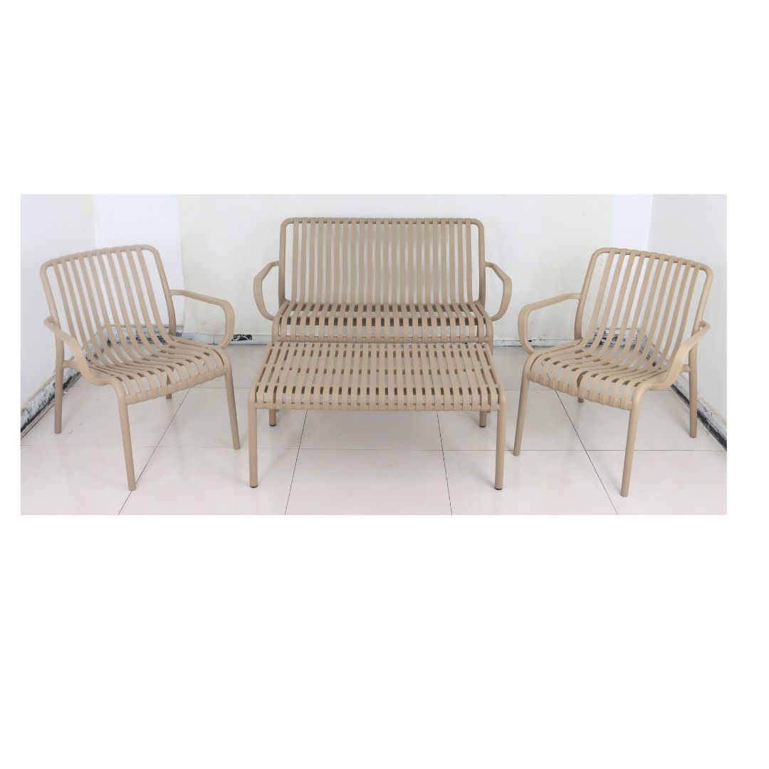 פינת ישיבה דו מושבית פלסטיק קשיח בצבע קאמל דגם טופז-עמידות מרבית